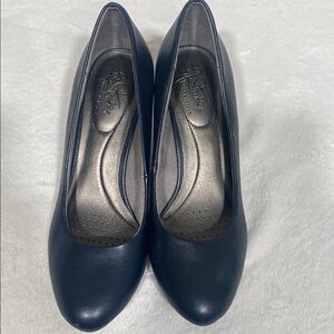 Life Stride Blue Classic Heels